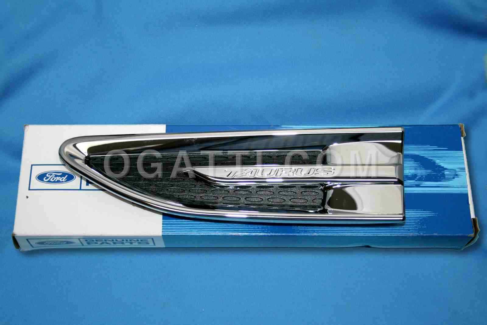 Brand New OEM ORNAMENT - FRONT FENDER AG1Z-16178-B |16178| - Imagen 3