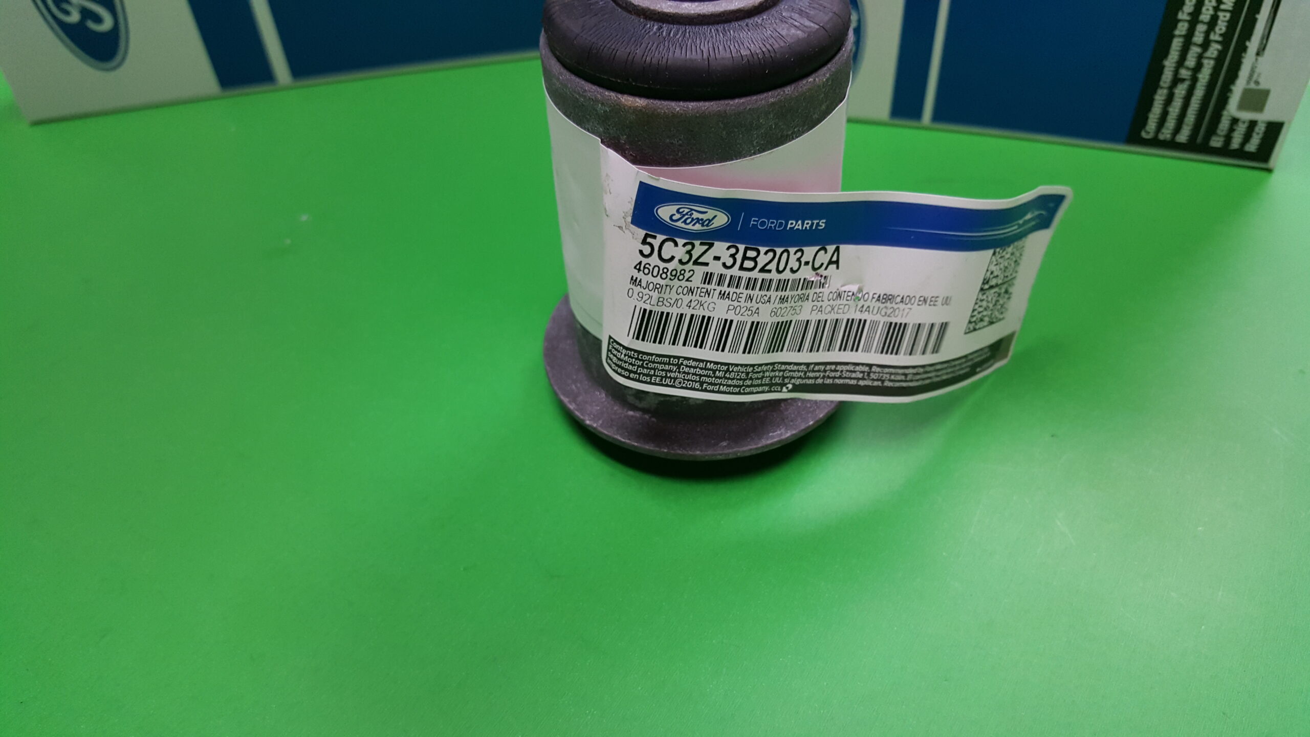 BRAND NEW OEM FRONT SUSPENSION RADIUS ARM BUSHING INSULATOR 2012-2018 F-250-350-450 5C3Z-3B203-CA - Imagen 2