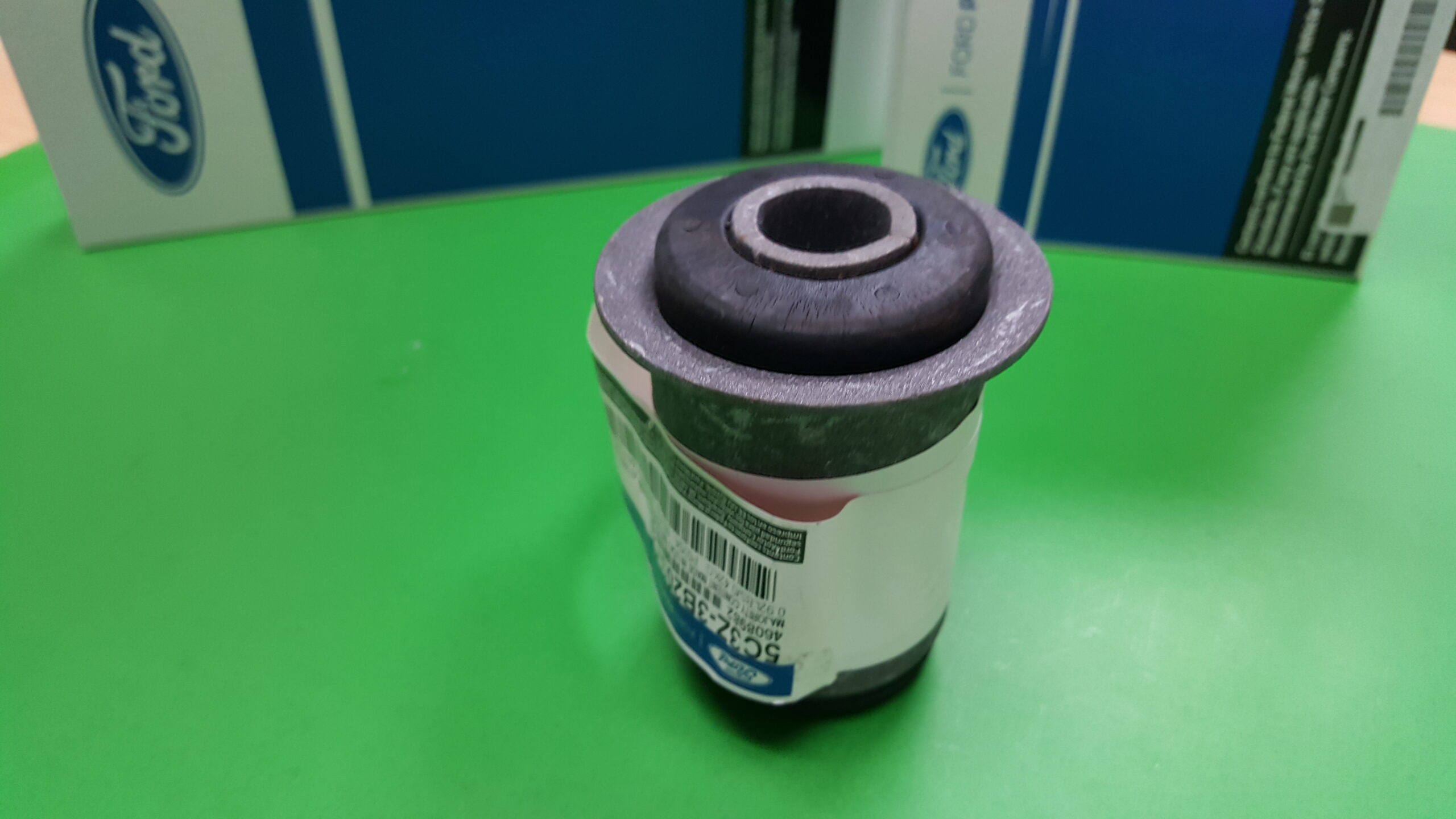 BRAND NEW OEM FRONT SUSPENSION RADIUS ARM BUSHING INSULATOR 2012-2018 F-250-350-450 5C3Z-3B203-CA - Imagen 4