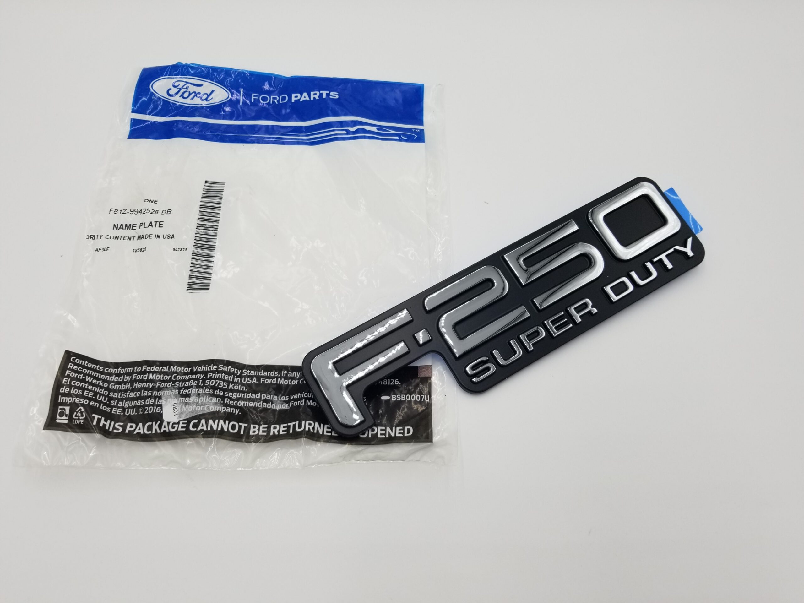 BRAND NEW OEM NAMEPLATE FOR REAR TAILGATE F250 SUPER DUTY 1999-2004 F81Z-9942528-DB