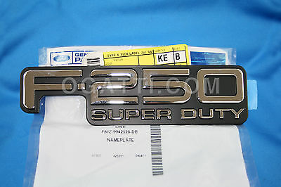 Brand New OEM NAME PLATE - SELF-ADHESIVE F81Z-9942528-DB |9942528| - Imagen 3