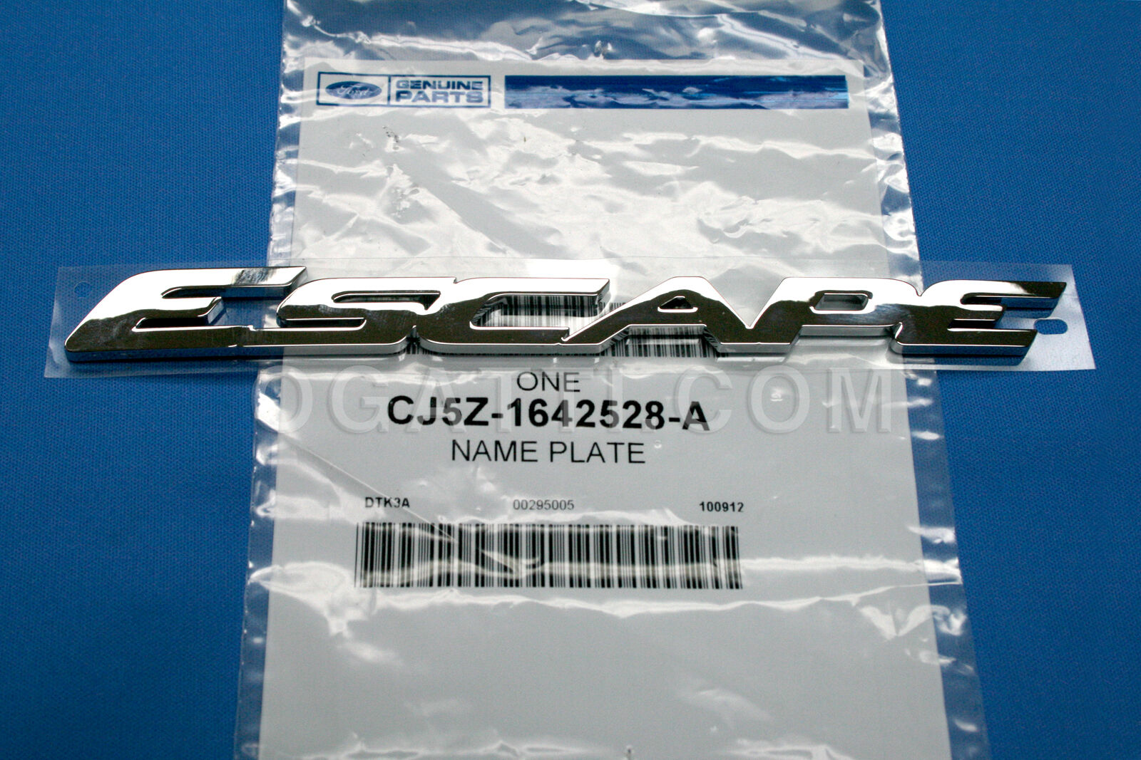 BRAND NEW OEM NAMEPLATE ESCAPE EMBLEM 2012-2013 CJ5Z-1642528-A - Imagen 3
