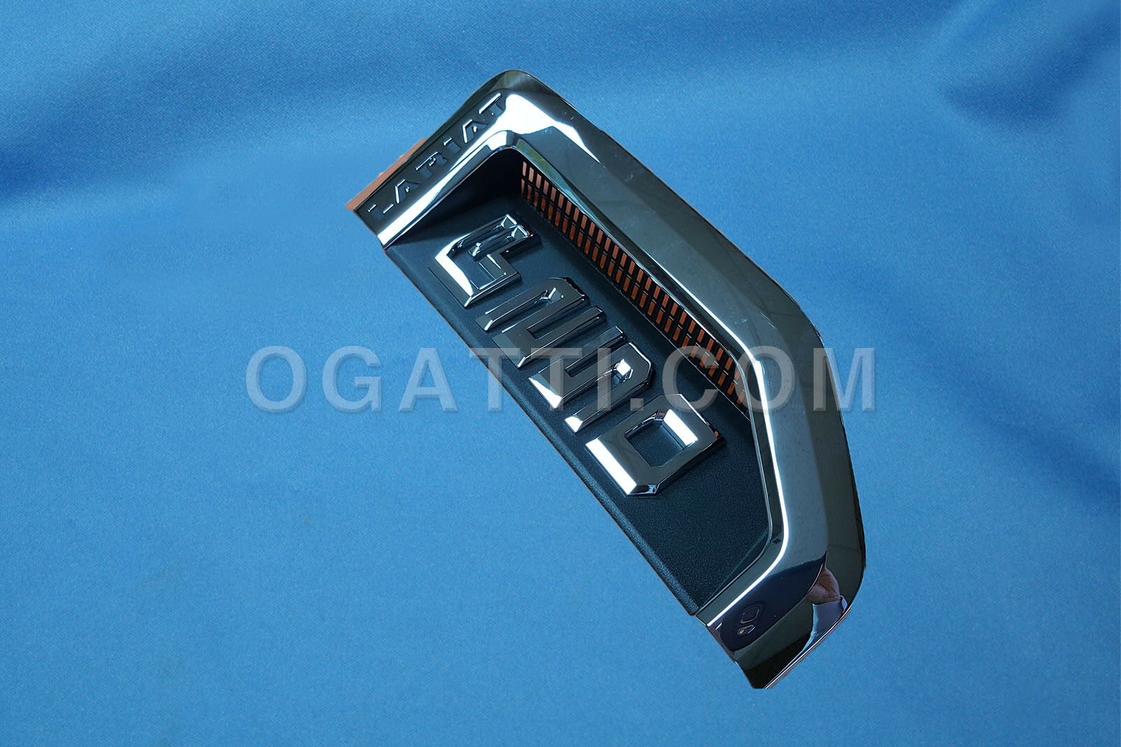 Brand New OEM OEM NAMEPLATE FOR FENDER F250 LARIAT VERSION 2016-2017 HC3Z-16720-CB RH PASSENGER SIDE - Imagen 3