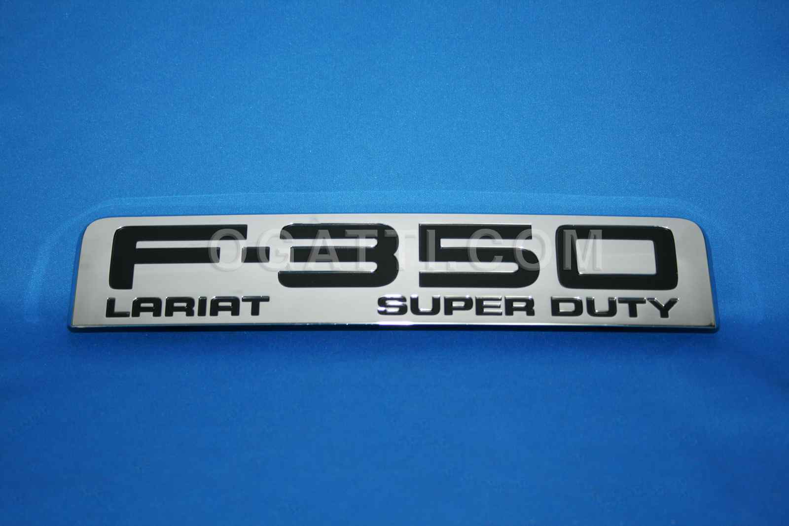 Brand New OEM Name Plate Emblem fenders EMBLEM F-350 LARIAT Version Driver Side 2007-2010 8C3Z-16720-H - Imagen 3