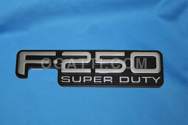 BRAND NEW OEM NAMEPLATE FOR FENDER F250 1999-2004 F81Z-16720-LA RH PASSENGER SIDE OR LH DRIVER SIDE