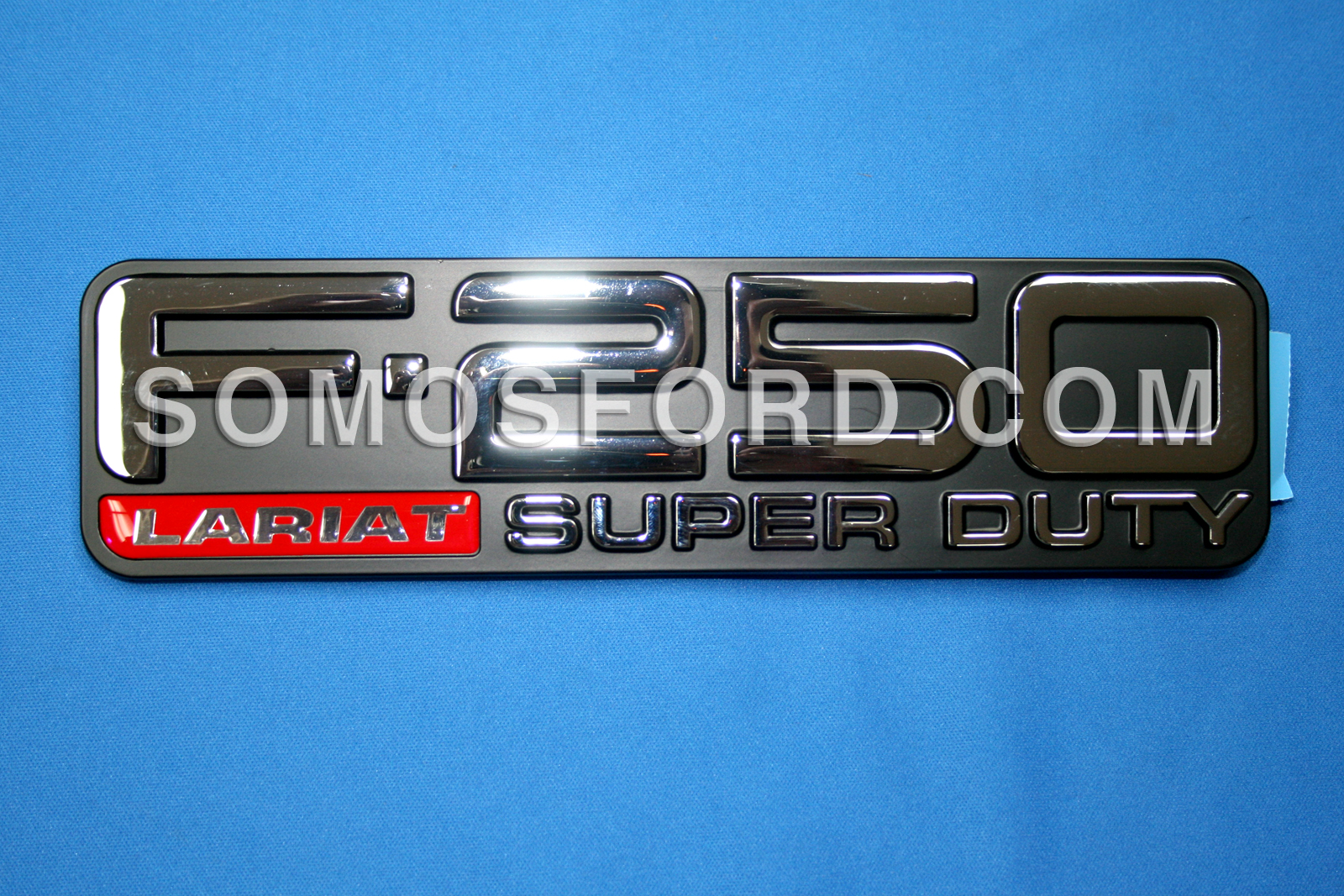 BRAND NEW OEM NAMEPLATE FOR FENDER F250 LARIAT VERSION 1999-2004 F81Z-16720-VA RH PASSENGER SIDE OR LH DRIVER SIDE