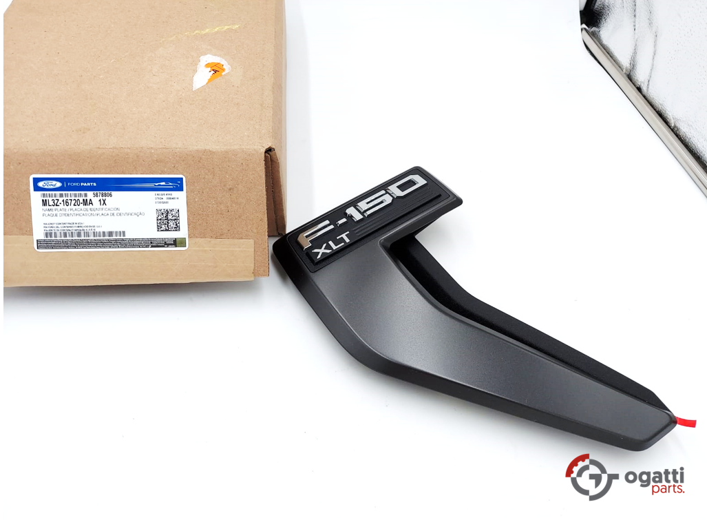 Brand New OEM Emblem fender F-150 XLT Version in BLACK 2021 DRIVER SIDE LH ML3Z-16720-MA - Imagen 3