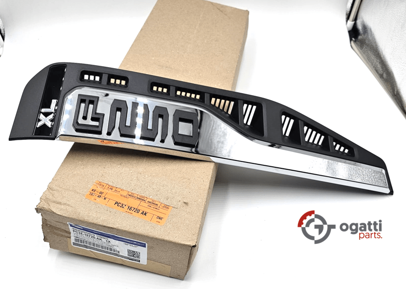 F-250 XL Emblem fender Brand New OEM F-250 2023-2024 Passenger Side RH PC3Z-16720-AK - Imagen 3