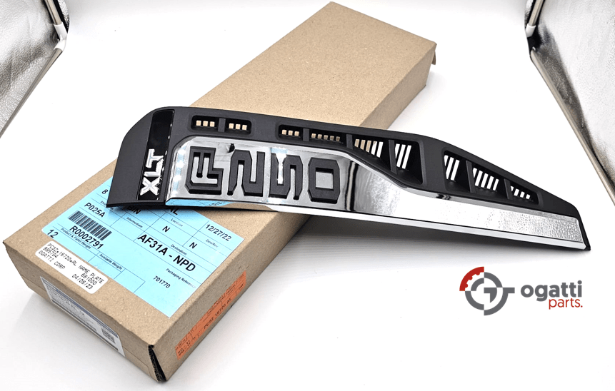 F-250 XLT Emblem fender Brand New OEM F-250 2023-2024 Passenger Side RH PC3Z-16720-AL - Imagen 2