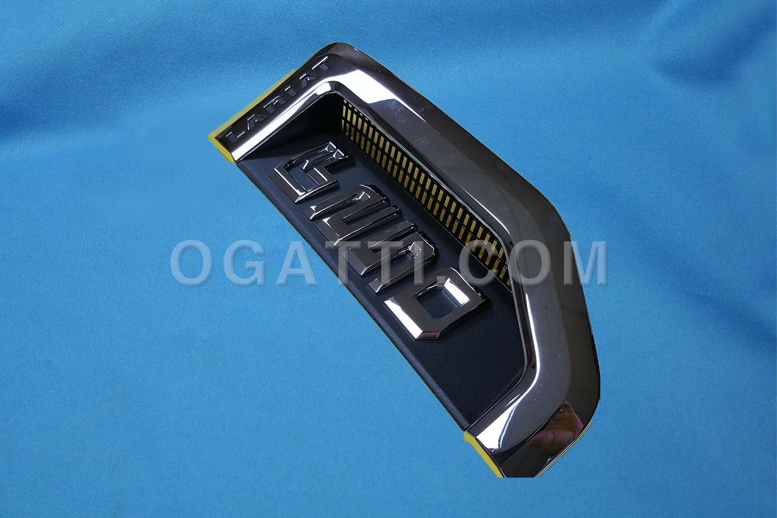 Brand New OEM OEM NAMEPLATE FOR FENDER F250 LARIAT VERSION 2016-2017 HC3Z-16720-CB RH PASSENGER SIDE - Imagen 2