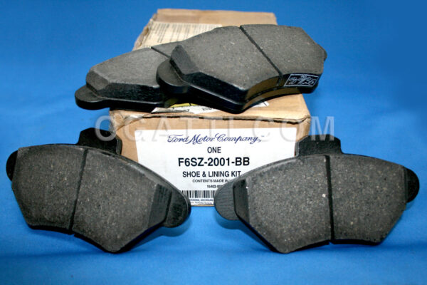 Brand New OEM PAD 2U2Z-2V001-HA |2V001|