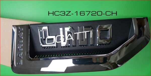 BRAND NEW OEM NAMEPLATE FOR DRIVER SIDE LH F-550 LARIAT 2016-2021 HC3Z-16720-CH